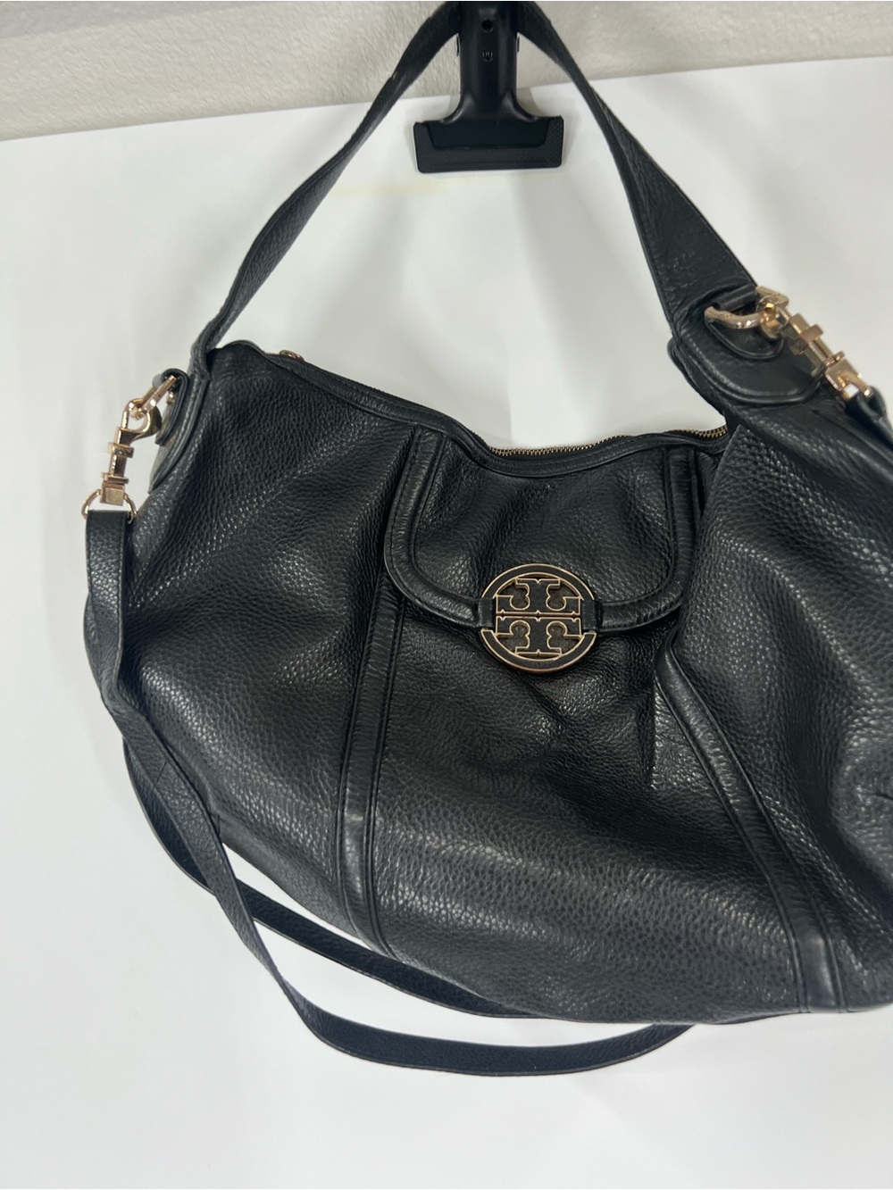 Tory Burch Amanda Flat Hobo Black Leather Shoulder Bag with Gold Accent - Picture 2 of 16